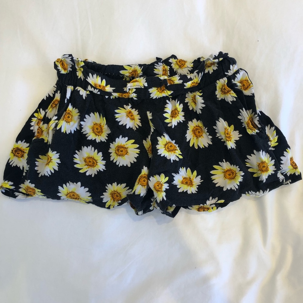 floral shorts